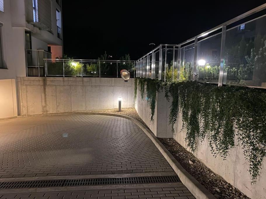 Smart Art :) Z Bezplatnym Parkingiem Podziemnym Apartamento Kielce Exterior foto